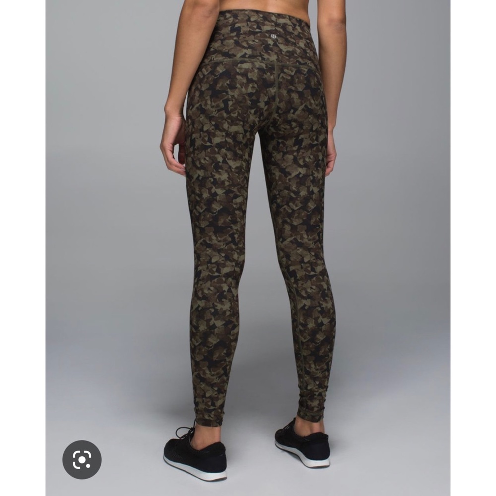 Lululemon Wunder Under Crop ll Roll Down Mystic Jungle Fatigue Green Black